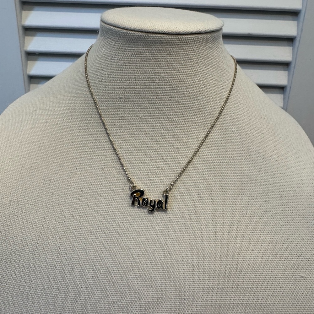 Kids/Tween Gold & Black "Royal" Pendant Necklace 17 inches - Picture 2 of 2